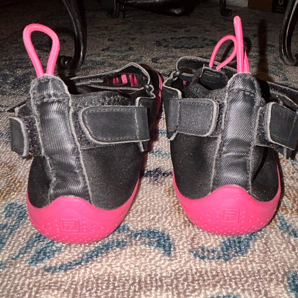 FILA water shoes/ sandals - Picture 4 of 7